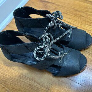 Sorel lace up wedge sandals
